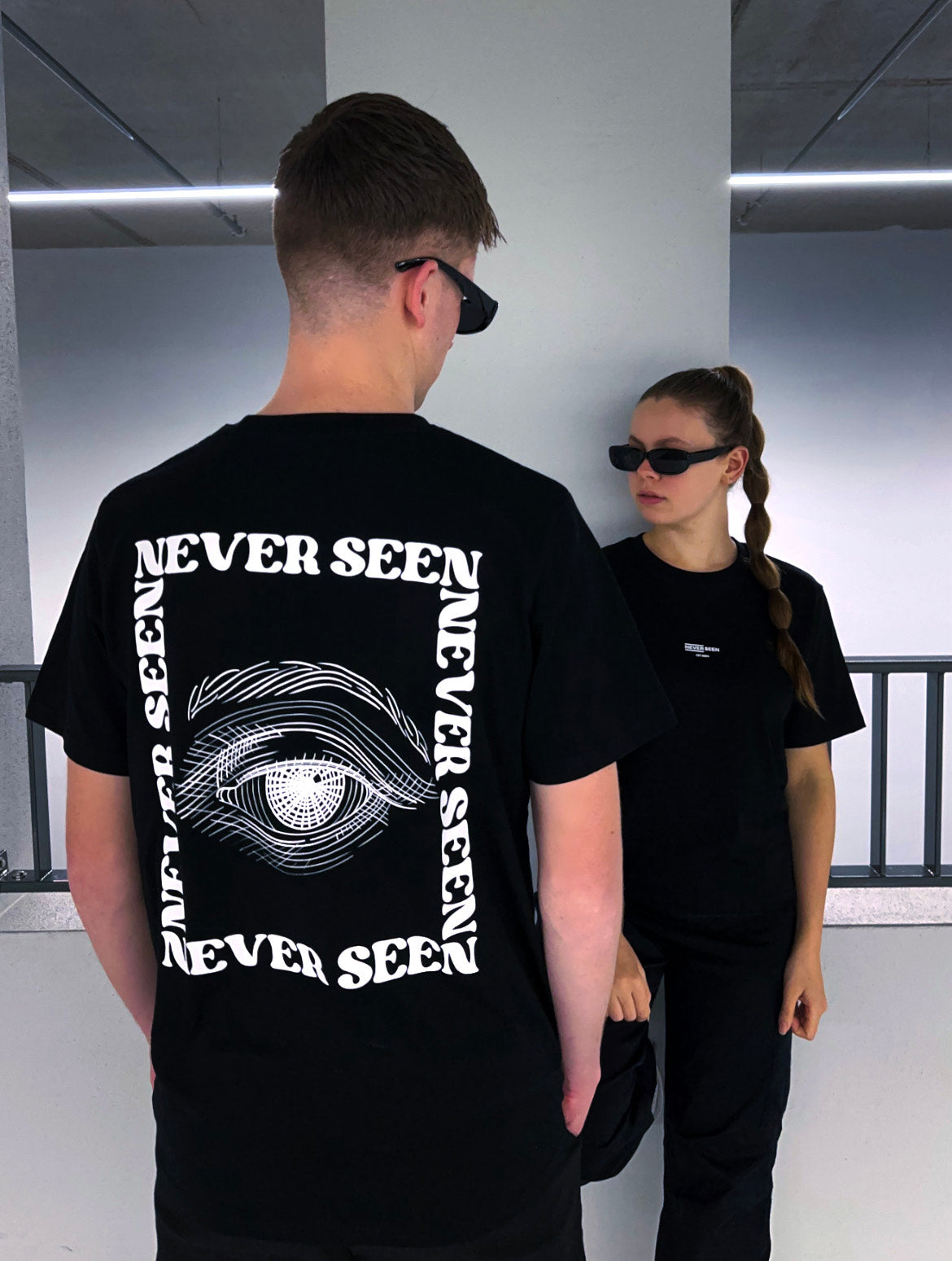 "Eye" Tee Zwart